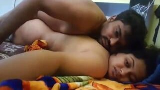 Rekaman Panas Pasangan Muda Dari Kamar Tidur Mereka