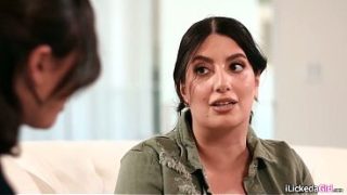Ibu Tiri Montok Melayani Kontol Hitam Anak Tirinya