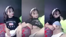 Dedek Manis Pamer Payudara Montoknya