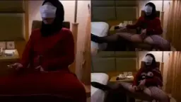 Hijab Nakal Sange Colmek Di Kursi Hotel, Ngentot Liang Memek Basah.