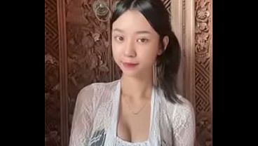 Sindi Si Gadis Nakal Yang Bikin Bergairah