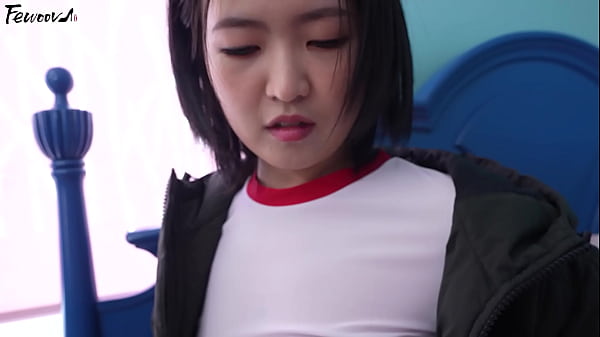 Korea – Goyang Montok Pacar Palsu Dengan Stoking Hitam Menggoda