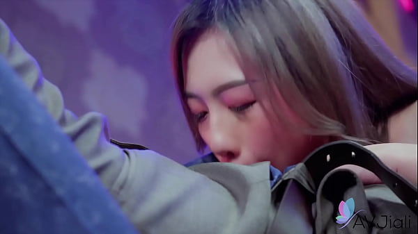 Cewek China Seksi Lin Siyu Lagi Ngewe Sambil Nenenin Kontol, Digebukin Keras Banget.