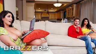 Sarah Arab Genit Menggoda Pacar Temen Sekosnya Sampe Crot Di Kamar Belakang Diam-diam – Brazzers