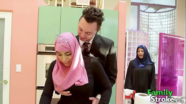 Anak Tiri Arab Dapat Kontol Kakak Tiri, Ngeres Banget