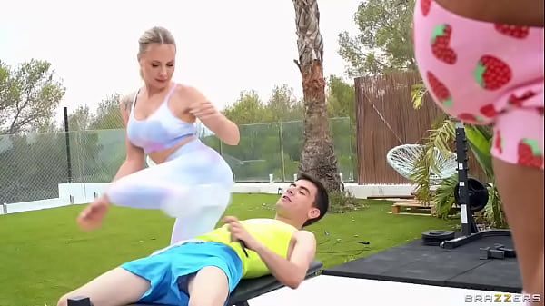 Angie Lynx Menggoyang Pantatnya Di Brazzers Butt Lift Part 2: La Paisita Oficial, Masuk Kode Xvpromo Untuk Diskon