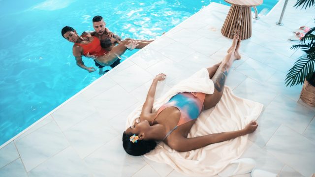 Tiga Serangkai Basah Panas Bareng Cewek Italia Montok