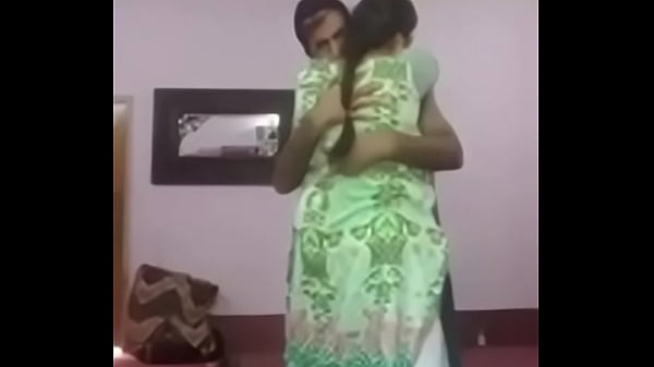 Pasangan Desi Lagi Panas Di Ranjang, Nafas Tersengal-sengal Sambil Saling Meraba.