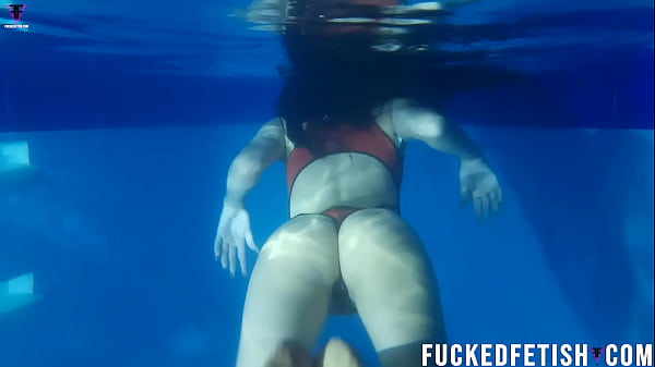 Helen Star Pake Baju Renang Seksi, Malem-malem Di Kolam, Napas Tersengal-sengal, Bikin Greget