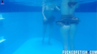 Yessica Bunny Dan Helen Bintang Cabul Seksi Duet Di Kolam Renang