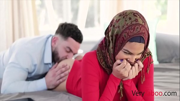 Maya Farrell, Cewek Hijab Mulus, Ngentotin Bokongku Sampai Muncrat