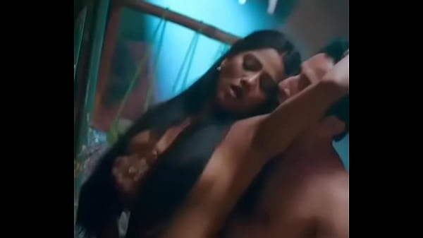 Cewek Desi Indonesia Lagi Manjain Pacarnya, Bibir Merah Basah Nungging Siap Digoyang.