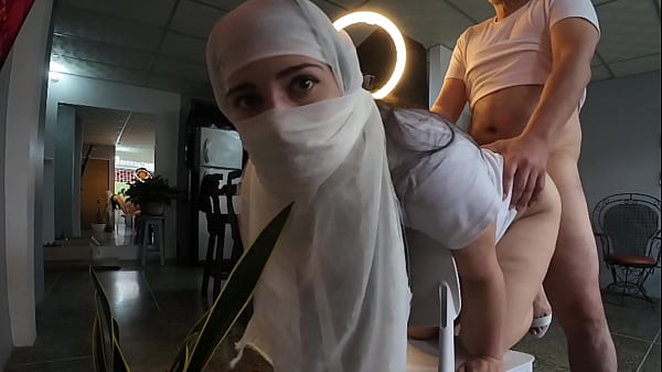 Ngentot Brutal Bikin Cewek Hijab Mancing Air Mani Di Lubang Pantatnya