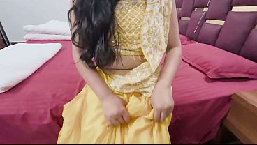 Bhabhi Basgi Liye Hue Apni Gili Chut Se Devar Ka Gussa Utara