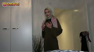 Ibu Tiri Turki Berhijab Minta Ngentot Sebelum Ortu Pulang.