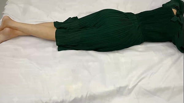 Malam Itu, Step Adikku Yang Baru 18 Tahun Sendirian Di Kamar, Aku Masuk Dan Ngewe Memeknya Sampai Puas.