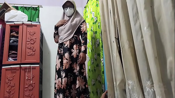 Bu Guru Grebek Murid Lagi Colmek, Trus Diajak Ngencrot Bareng Di Kelas.