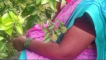 Bhabhi India Di Desa, Ngewe Bebas Di Luar, Panas Dan Basah.