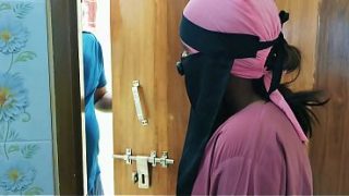 Temen Kuliah Hijab Panas Istri Tiri Ngentot Di Kamarku