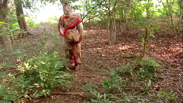 Malam Natal Paling Panas Di Hutan, Radhika Desi Siap Bikin Kamu Makin Liar.
