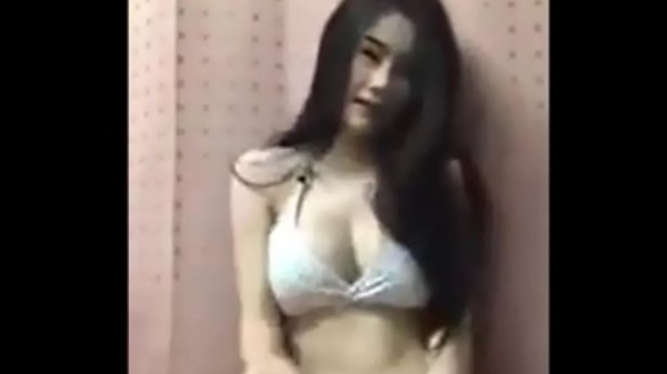 Asiática Goyang Panas Di Live Stream Fb Bikin Crot