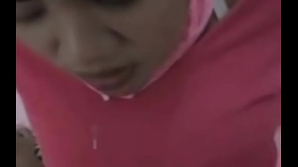 Hijab Ngena, Bibir Nganga, Badan Meremang.