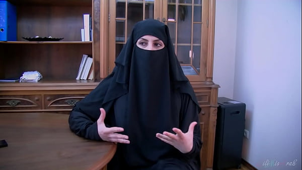Kesepakatan Abad Ini Ditutup Dengan Ngentot Mulut Dari Pelacur Hijab Arab – Lilimissarab