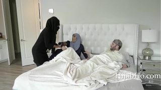 Remaja Hijab Violet Myers, Perut Buncit Kena Hamil