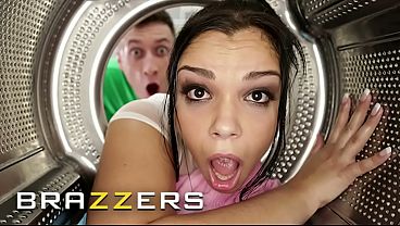 Brandal – Luber Betah Di Jepit, Nggak Kuat Nunggu Lama, Langsung Cocokin Sama Bintang Brazzers Paling Hot