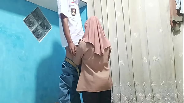 Murid Ngewe Bu Guru Di Kelas Pas Sepi Pulang Sekolah.