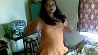 Cowok Ngejilat Memek Basah Gebetannya Yang Montok Di Video Pacar