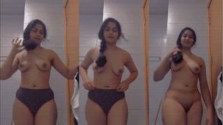 Seorang Cewek India Bugil Buka Baju Sambil Bikin Video Mms.