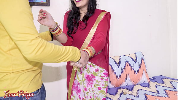 Desi Bhabhi, Kontol Ngebut Dikedalaman Blowjob, Habis Itu Anal Dijabanin Keras. Video Bokep Hindi.