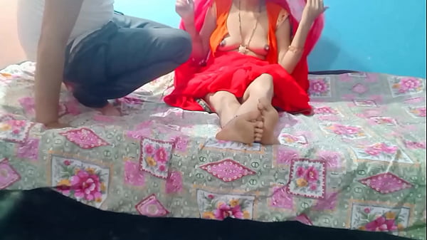 Bhaabhi Ne Ghar Mein Akele Devar Ke Saath Masti Mein Peticoat Utha Diya