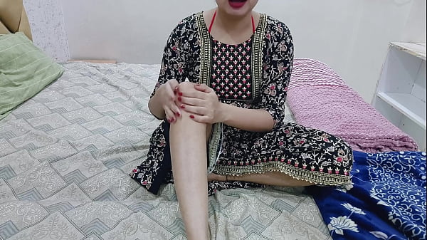 Saat Malam, Kakak Tiriku Sendirian Di Kamar, Aku Pun Masuk Dan Meremas-remas Tubuh Serta Memijat Memekku Di Depannya.