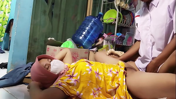 Ibu Tiri Ngajak Ngentot Pas Mau Berangkat Sekolah, Bikin Ngilu Dan Makin Greget