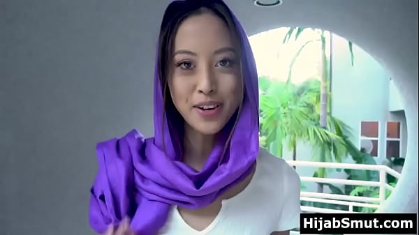 Sange Berat, Bocil Hijab Kepikiran Terus Pengen Digenjot.