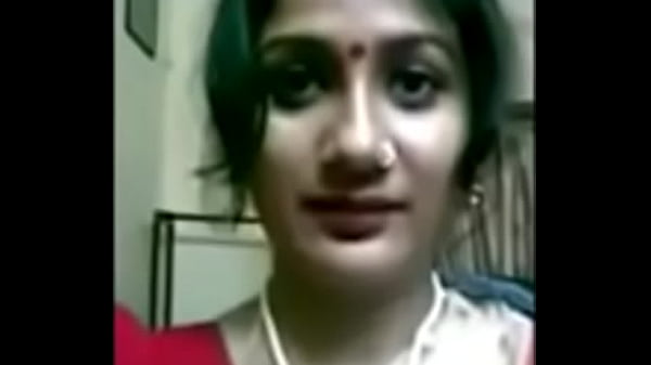 Desi Istri Bengali Montok Dengan Susu Gede Bergoyang
