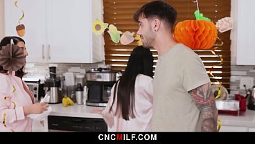 Ibu Tiri Marica Yang Seksi Langsung Diajarin Aturan Bebas Pakai Di Keluarga Ini