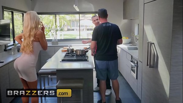 Istri Nyata – (courtney Taylor, Keiran Lee) – Courtney Bantuin Suami Lain Biar Ngentot Puas – Brazzers
