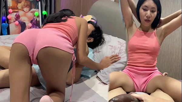 Ibu Tiri Seksi Penuh Nafsu, Dia Biarin Aku Rekam Semua Gerakannya!