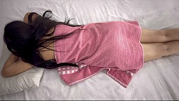Bule Nri Dibejek Pelayan, Kontolnya Masuk Ke Memek Gede Sambil Pantatnya Diremas.