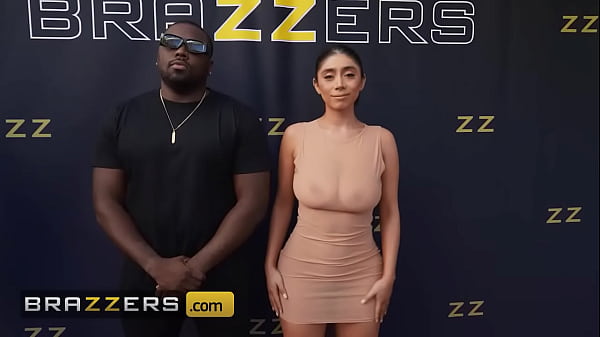 Brazzers – Violet Myers Pamerin Lubang Pantat Ke Paparazi