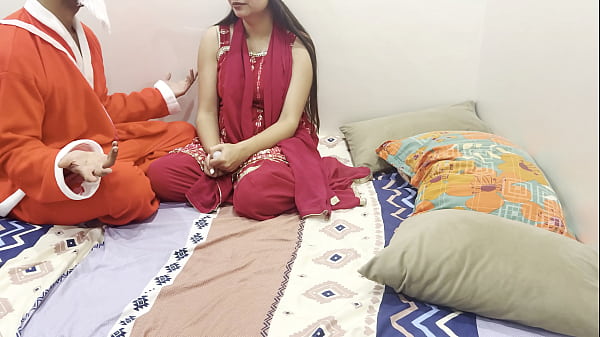 Tahun Baru 2026, Video Bokep Paling Hot Dengan Dirty Talk Hindi Roleplay Saarabhabhi, Sangek Banget Sama Santa, Bikin Makin Horny.