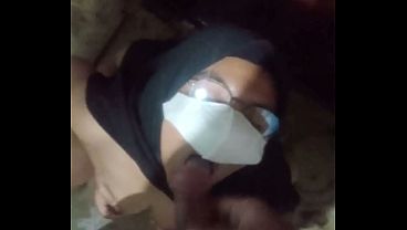 Cewek Indo Crot Di Kamar Mandi Sambil Nelen Air Kencing Sendiri