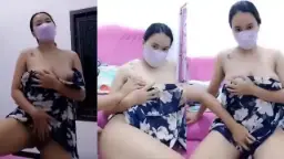 Mahmud Sange Banget, Colok Memek Sambil Remes Toket Basah.