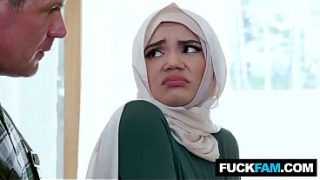 Ngentotin! Hijabi Manis Pertama Kali Dijatah Tukang Ledeng Naudi Nala, Jason Sarcinelli