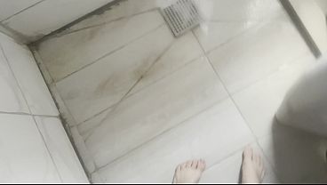 Ketemu Dildo Di Kamar Ibu Tiri Arab, Gue Suruh Dia Coba Kontol Asli.