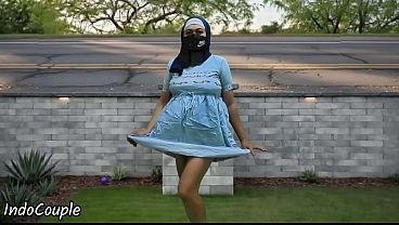 Mahasiswi Hijab Jogging Di Tempat Umum, Ngewe Demi Duit