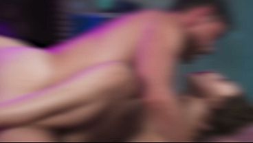 Gadis Rusia Brunette Berfishnets Bergemurahan Menikmati Kontol Tebal Di Semua Posisi Erotik